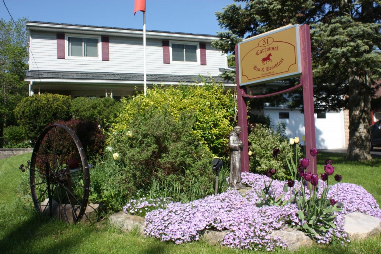 Carrousel Bed & Breakfast Cayuga Εξωτερικό φωτογραφία