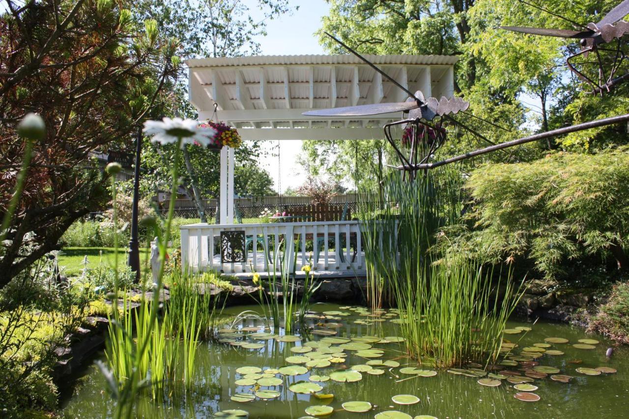 Carrousel Bed & Breakfast Cayuga Εξωτερικό φωτογραφία