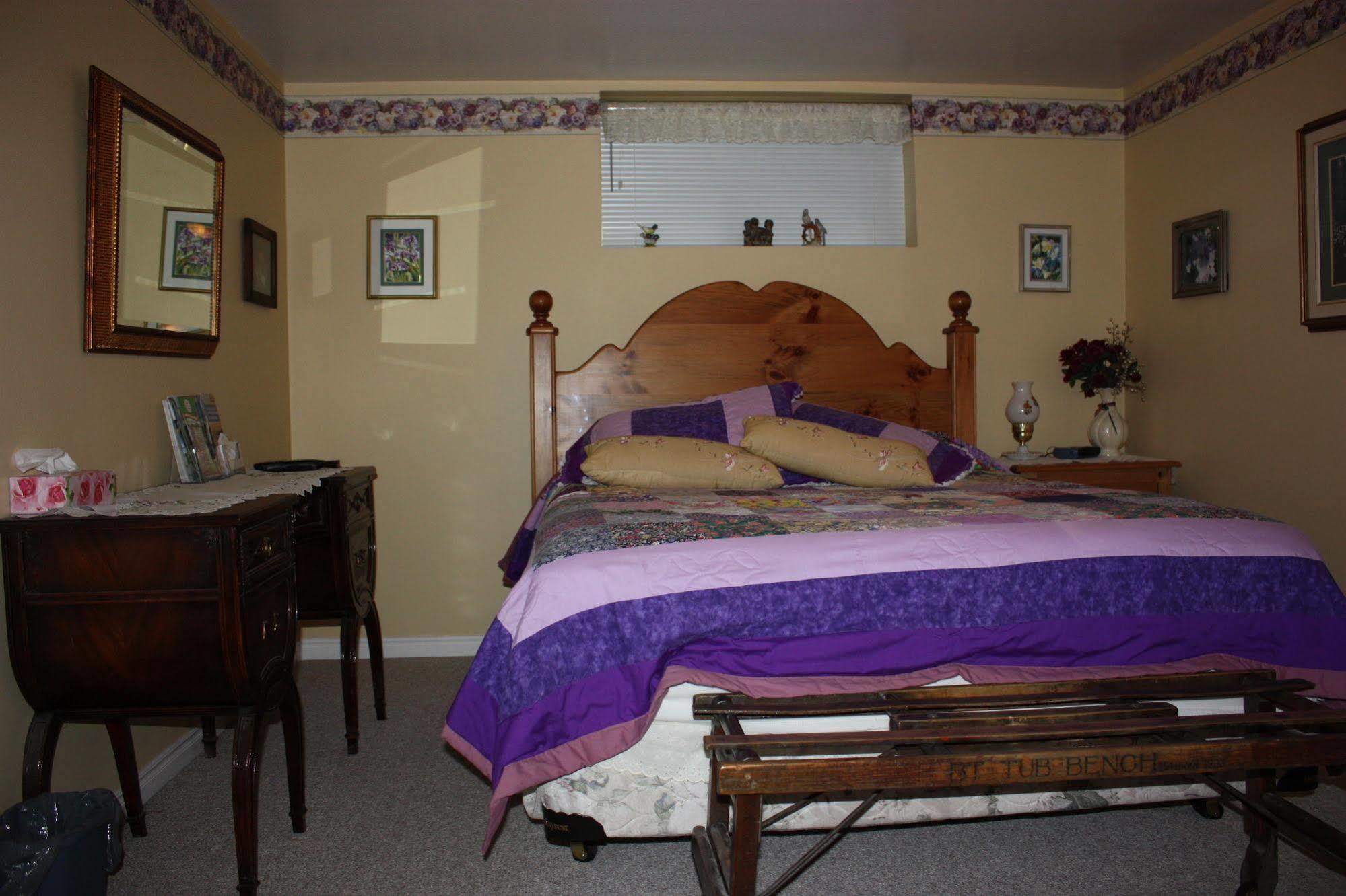 Carrousel Bed & Breakfast Cayuga Εξωτερικό φωτογραφία